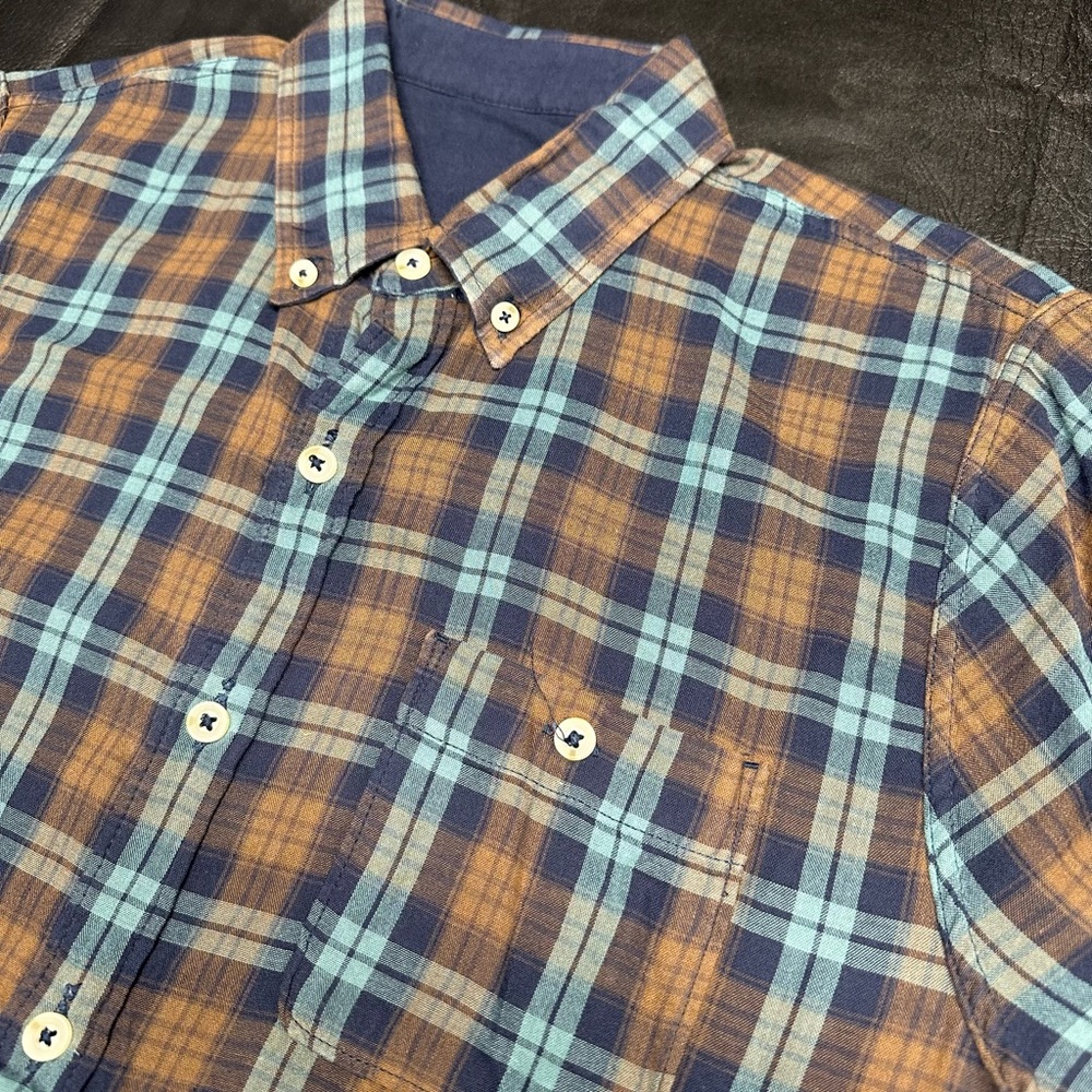 Hollister Short Sleeve Button Down Shirt - Picture 3 of 6